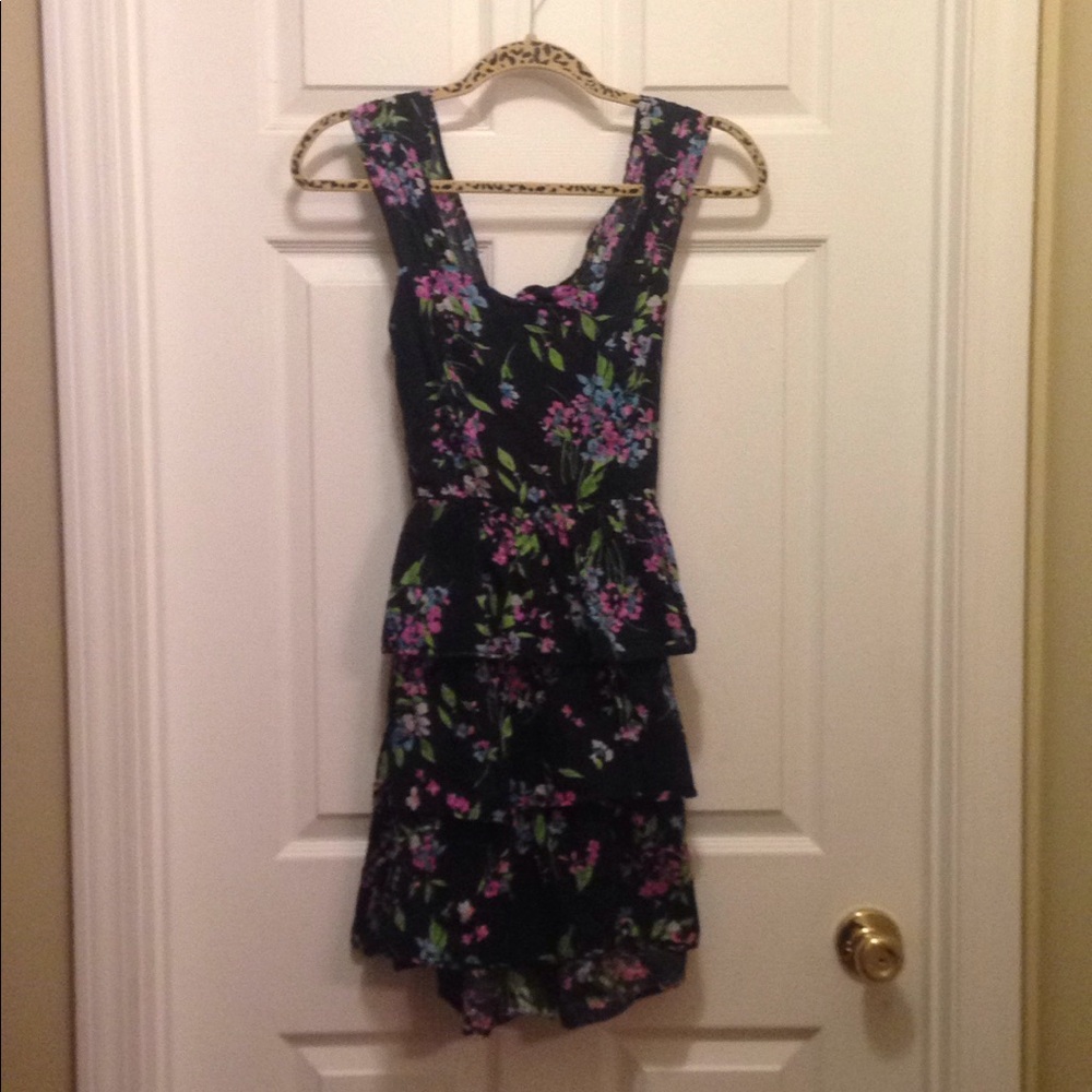 Size small Floral dress 🌷